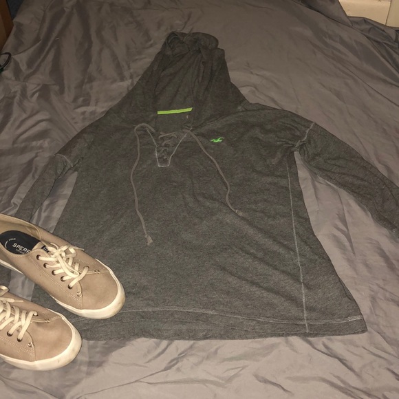 Gray hollister pullover - Picture 1 of 4
